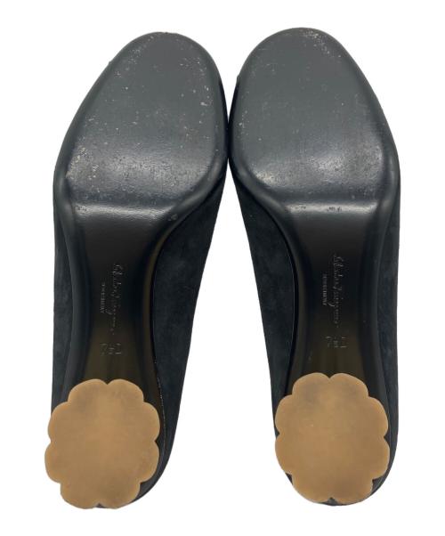 Salvatore Ferragamo（サルヴァトーレ フェラガモ）Salvatore Ferragamo (サルヴァトーレ フェラガモ) スウェードパンプス ブラック サイズ:7 1/2の古着・服飾アイテム