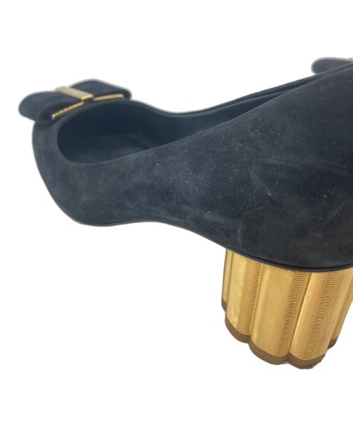 Salvatore Ferragamo（サルヴァトーレ フェラガモ）Salvatore Ferragamo (サルヴァトーレ フェラガモ) スウェードパンプス ブラック サイズ:7 1/2の古着・服飾アイテム