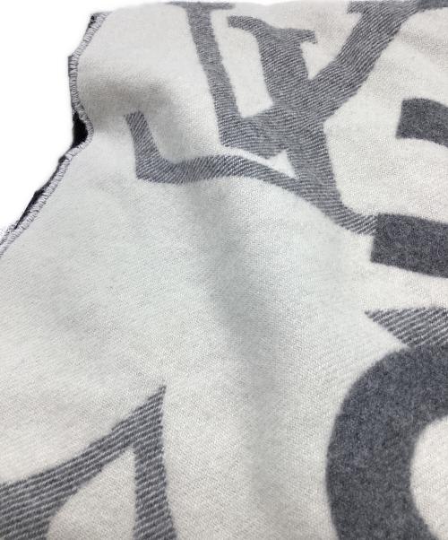 LOUIS VUITTON（ルイ ヴィトン）LOUIS VUITTON (ルイ ヴィトン) エシャルプ・モノグラム キャピタル アイボリー×グレー サイズ:下記参照の古着・服飾アイテム