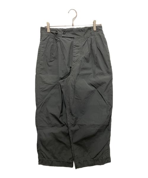 MHL（エムエイチエル）MHL (エムエイチエル) FINE COMPACT COTTON POPLINタックパンツ（ファイン コンパクト コットン ポップリン タックパンツ） グレー サイズ:Lの古着・服飾アイテム