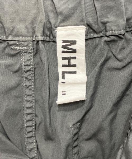 MHL（エムエイチエル）MHL (エムエイチエル) FINE COMPACT COTTON POPLINタックパンツ（ファイン コンパクト コットン ポップリン タックパンツ） グレー サイズ:Lの古着・服飾アイテム