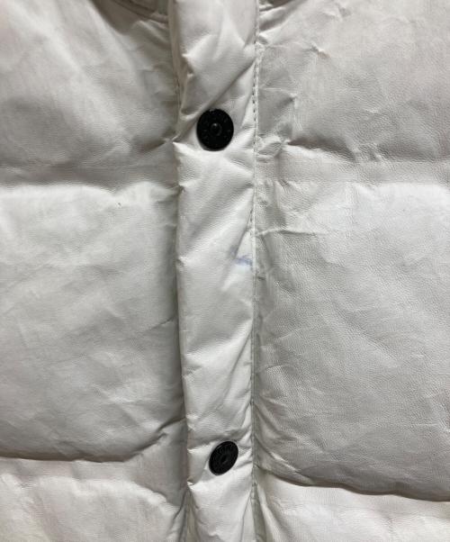 STONE ISLAND（ストーンアイランド）STONE ISLAND (ストーンアイランド) Featherweight Leather Down Jacket ホワイト サイズ:不明の古着・服飾アイテム