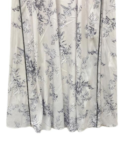 FRAY ID（フレイ アイディー）FRAY ID (フレイ アイディー) サテンパイピングプリントシフォンワンピ グレー サイズ:S 未使用品の古着・服飾アイテム