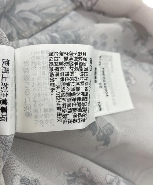 FRAY ID（フレイ アイディー）FRAY ID (フレイ アイディー) サテンパイピングプリントシフォンワンピ グレー サイズ:S 未使用品の古着・服飾アイテム