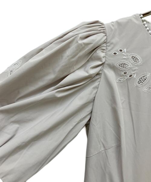 CELFORD（セルフォード）CELFORD (セルフォード) エンブロイダリーワンピース ベージュ サイズ:36 未使用品の古着・服飾アイテム