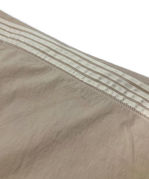 etsinta（エシンタ）etsinta (エシンタ) リメイクジャージカーブパンツ イージーナイロンパンツ ベージュ サイズ:FREEの古着・服飾アイテム