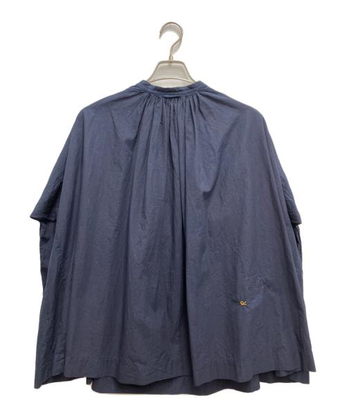 45R（フォーティファイブ・アール）45R (フォーティファイブ・アール) バチストカットワークのフリルスモックブラウス（インディゴ） ネイビー サイズ:不明の古着・服飾アイテム