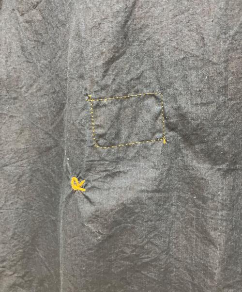 45R（フォーティファイブ・アール）45R (フォーティファイブ・アール) バチストカットワークのフリルスモックブラウス（インディゴ） ネイビー サイズ:不明の古着・服飾アイテム