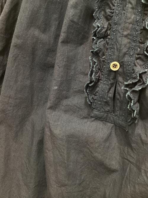 45R（フォーティファイブ・アール）45R (フォーティファイブ・アール) バチストカットワークのフリルスモックブラウス（インディゴ） ネイビー サイズ:不明の古着・服飾アイテム