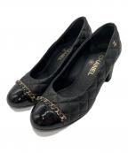 CHANELシャネル）の古着「ココマーク マトラッセ パンプス」｜ブラック