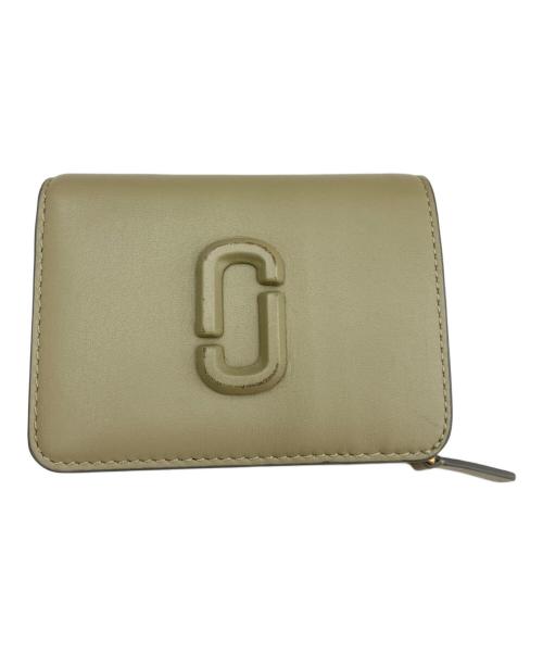 MARC JACOBS（マークジェイコブズ）MARC JACOBS (マークジェイコブス) THE LEATHER COVERED J MARC COMPACT WALLET MINI オリーブの古着・服飾アイテム