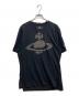 Vivienne Westwood（ヴィヴィアンウエストウッド）の古着「Vivienne Westwood×LEE スタッズオーブＴシャツ」｜ブラック