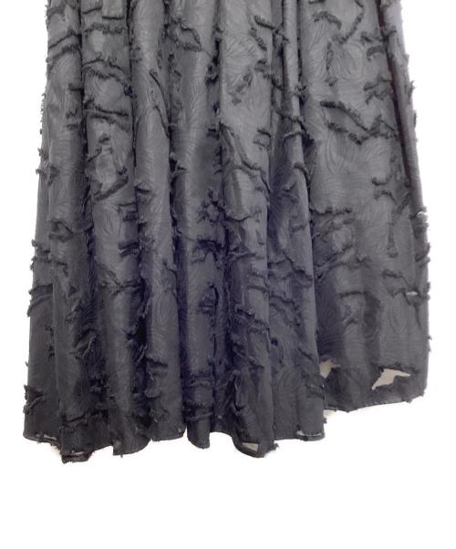ADORE（アドーア）ADORE (アドーア) フリンジカットジャガードタックフレアースカート ブラック サイズ:38の古着・服飾アイテム