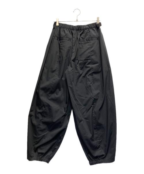 M TO R（ムウトアール）M TO R (ムウトアール) BALOON VOLUME PANTS ブラック サイズ:38 未使用品の古着・服飾アイテム