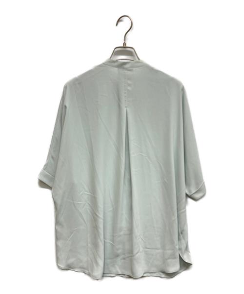 icB（アイシービー）icB (アイシービー) BackSatinAmunzen 5分袖バンドカラーブラウス ブルー サイズ:Sの古着・服飾アイテム