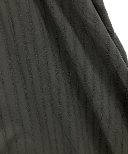 EMMEL REFINES（エメル リファインズ）EMMEL REFINES (エメル リファインズ) カラミレース パフスリーブ ワンピース ブラック サイズ:Mの古着・服飾アイテム