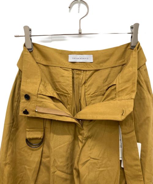 SAYAKA DAVIS（サヤカ デイヴィス）SAYAKA DAVIS (サヤカ デイヴィス) BELTED CROPPED PANTS キャメル 未使用品の古着・服飾アイテム