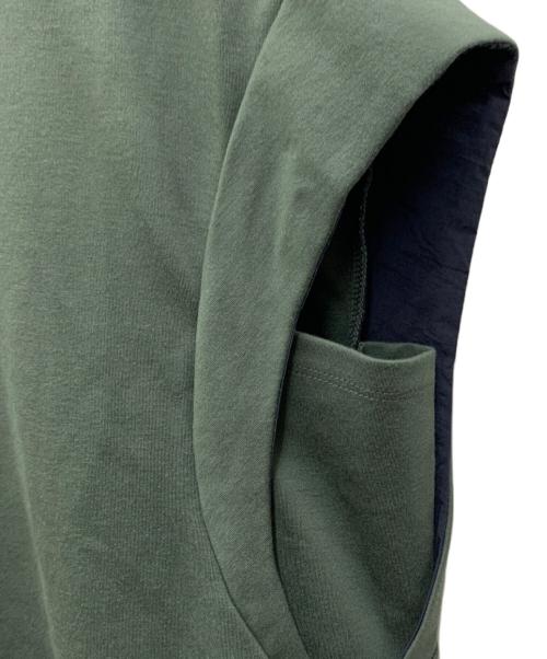 UN3D.（アンスリード）UN3D. (アンスリード) CURVE SLEEVE DOCKING TOP グリーン×ネイビー サイズ:38の古着・服飾アイテム