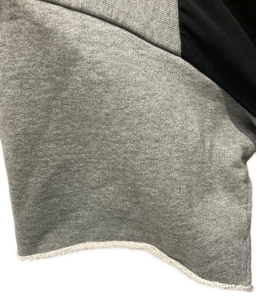 MM6 Maison Margiela（エムエムシックスメゾンマルジェラ）MM6 Maison Margiela (エムエムシックスメゾンマルジェラ) スウェット切替トップス グレー×ブラック サイズ:Sの古着・服飾アイテム