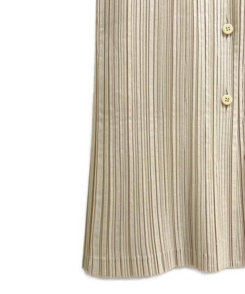 ISSEY MIYAKE FETE（イッセイミヤケフェット）ISSEY MIYAKE FETE (イッセイミヤケフェット) ノースリーンブワンピース クリーム サイズ:2の古着・服飾アイテム