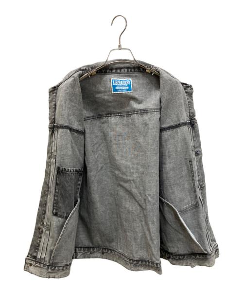 Liberaiders（リベレイダース）Liberaiders (リベレイダース) BLEACHED DENIM JACKET グレー サイズ:Mの古着・服飾アイテム