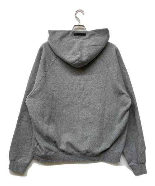 FOG ESSENTIALS（フィアオブゴッド エッセンシャル）FOG ESSENTIALS (フィアオブゴッド エッセンシャル) ロゴプリントプルオーバーパーカー グレー サイズ:Lの古着・服飾アイテム