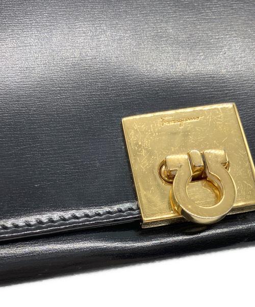 Salvatore Ferragamo（サルヴァトーレ フェラガモ）Salvatore Ferragamo (サルヴァトーレ フェラガモ) 二つ折りガンチーニ長財布 ブラックの古着・服飾アイテム
