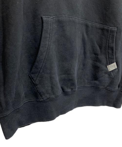 YOHJI YAMAMOTO（ヨウジヤマモト）YOHJI YAMAMOTO (ヨウジヤマモト) New Era (ニューエラ) VERTICAL LOGO SWEAT HOODIE ブラック サイズ:3の古着・服飾アイテム