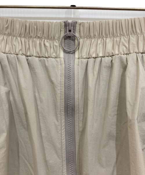 emmi（エミ）emmi (エミ) ボリュームドロストジップアップスカート グレー サイズ:1の古着・服飾アイテム