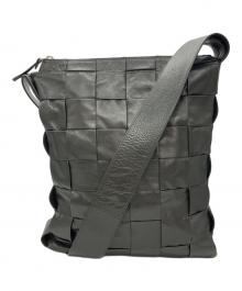 BOTTEGA VENETA（ボッテガベネタ）の古着「CASSETTEマキシイントレチャートショルダーバッグ」｜オリーブ