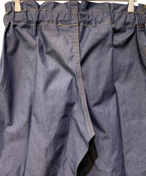 me ISSEY MIYAKE（ミーイッセイ ミヤケ）me ISSEY MIYAKE (ミーイッセイ ミヤケ) フラットデニムパンツ インディゴ サイズ:Freeの古着・服飾アイテム