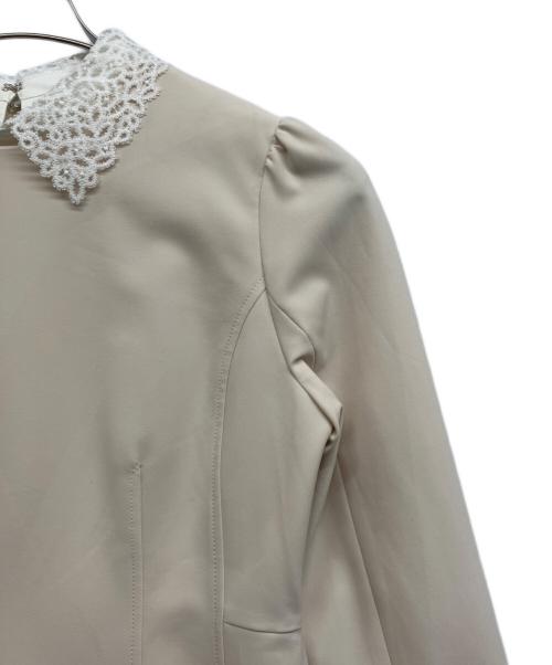 CELFORD（セルフォード）CELFORD (セルフォード) エンブロイダリーカラータイトワンピ ベージュ×ホワイト サイズ:38の古着・服飾アイテム