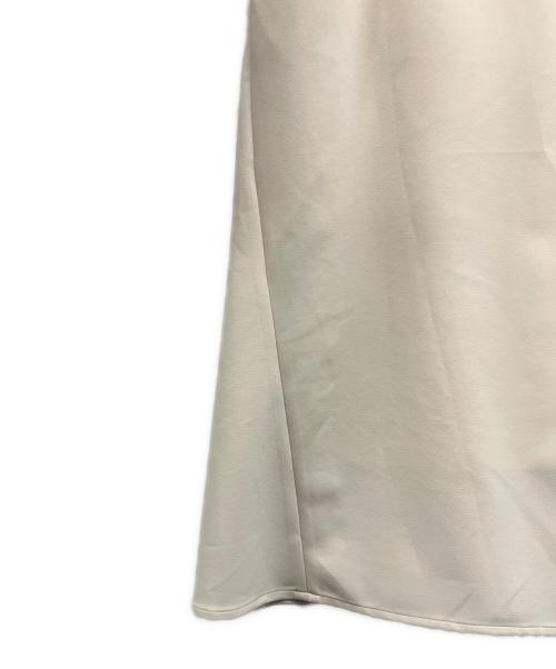 CELFORD（セルフォード）CELFORD (セルフォード) エンブロイダリーカラータイトワンピ ベージュ×ホワイト サイズ:38の古着・服飾アイテム