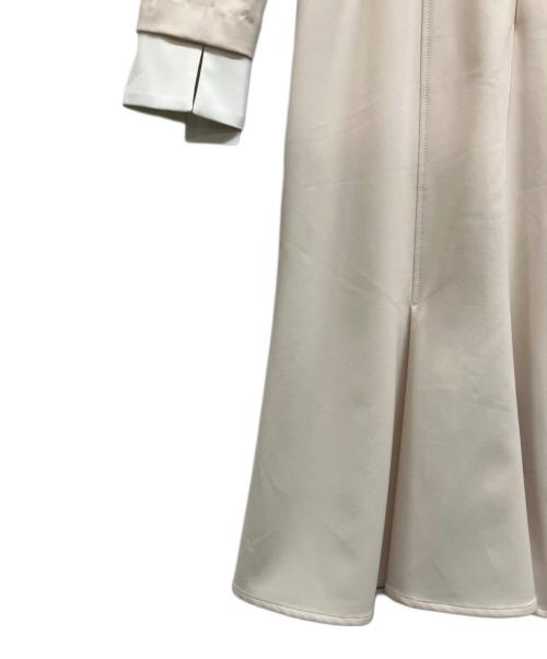 CELFORD（セルフォード）CELFORD (セルフォード) エンブロイダリーカラータイトワンピ ベージュ×ホワイト サイズ:38の古着・服飾アイテム