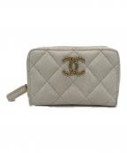 CHANELシャネル）の古着「キャビアスキンカードケース」｜ホワイト