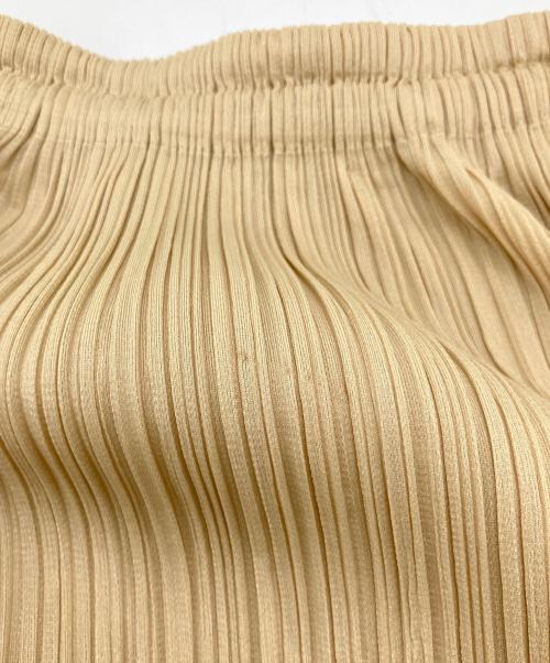 PLEATS PLEASE（プリーツプリーズ）PLEATS PLEASE (プリーツプリーズ) プリーツスカート ベージュ サイズ:3の古着・服飾アイテム