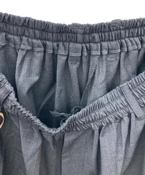 TARO HORIUCHI（タロウホリウチ）TARO HORIUCHI (タロウホリウチ) th products HORN Volume Short Pants グレー サイズ:2の古着・服飾アイテム