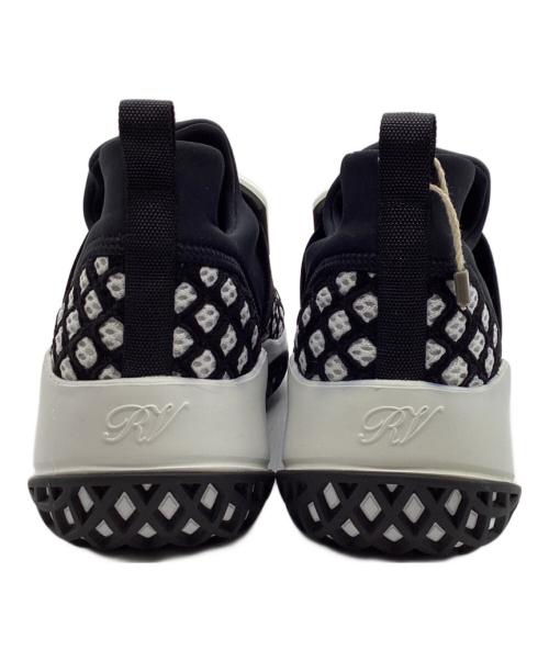 Roger Vivier（ロジェ ヴィヴィエ）Roger Vivier (ロジェ ヴィヴィエ) スニーカー ブラック×ホワイト サイズ:35の古着・服飾アイテム