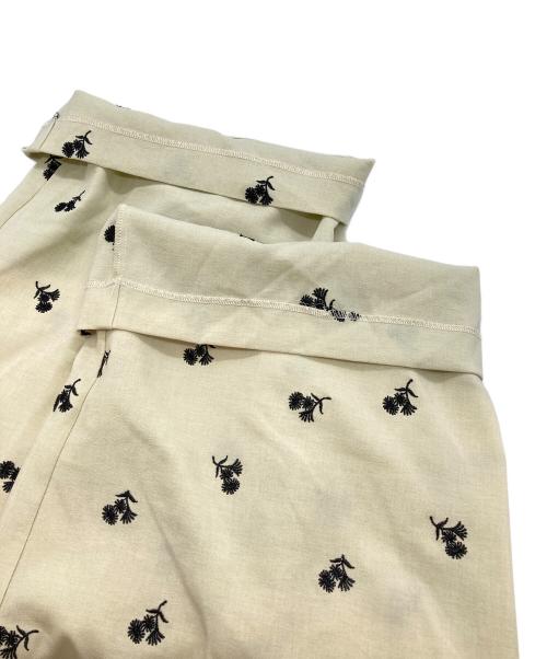 machatt（マチャット）MACHATT (マチャット) エンブロイダリーワイドパンツ ベージュ サイズ:36 未使用品の古着・服飾アイテム