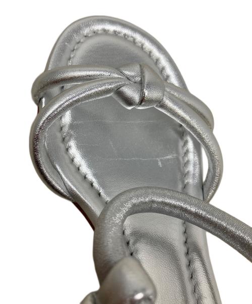 Gianvito Rossi（ジャンヴィト ロッシ）Gianvito Rossi (ジャンヴィト・ロッシ) ノットディテール レザーサンダル シルバー サイズ:36　1/2の古着・服飾アイテム