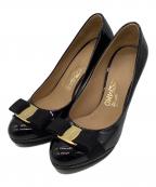 Salvatore Ferragamoサルヴァトーレ フェラガモ）の古着「エナメルヒールパンプス」｜ブラック