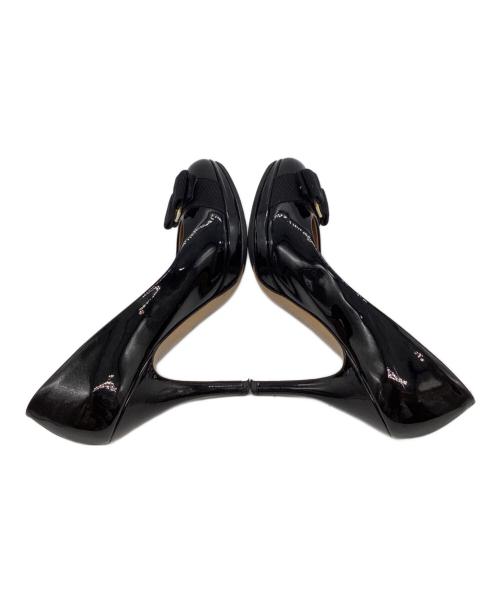 Salvatore Ferragamo（サルヴァトーレ フェラガモ）Salvatore Ferragamo (サルヴァトーレ フェラガモ) エナメルヒールパンプス ブラック サイズ:5　1/２の古着・服飾アイテム