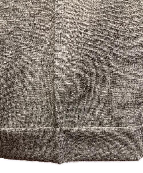 BEAMS F（ビームスエフ）BEAMS F (ビームスエフ) トロピカルウール 2プリーツ サイドアジャスター ワイドスラックス グレー サイズ:42の古着・服飾アイテム