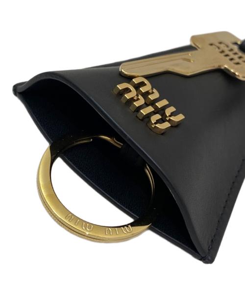 MIU MIU（ミュウミュウ）MIU MIU (ミュウミュウ) バッグチャーム ブラックの古着・服飾アイテム