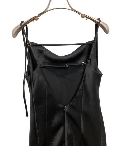 FRAY ID（フレイ アイディー）FRAY ID (フレイ アイディー) ドレープサテンキャミドレス ブラック サイズ:1 未使用品の古着・服飾アイテム