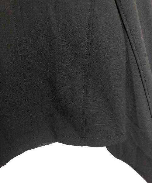 BOWTE（バウト）BOWTE (バウト) Vネック クロップド ブラウス ブラック サイズ:不明の古着・服飾アイテム