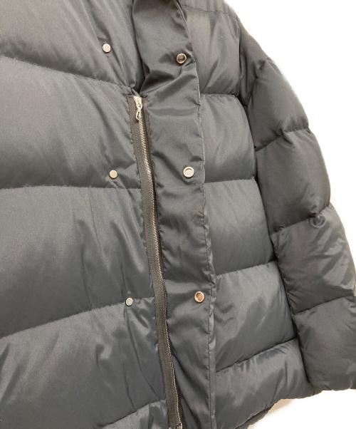 KAZUYUKI KUMAGAI ATTACHMENT（カズユキクマガイ アタッチメント）KAZUYUKI KUMAGAI ATTACHMENT (カズユキクマガイ アタッチメント) ストレッチダルビータフタ ラウンドカラーダウンブルゾン ブラック サイズ:Lの古着・服飾アイテム