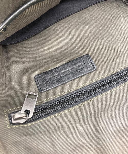 DIESEL（ディーゼル）DIESEL (ディーゼル) レザーボディーバッグ オリーブの古着・服飾アイテム