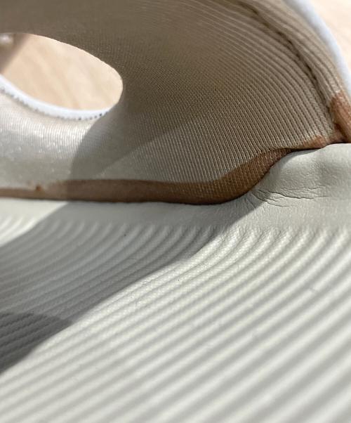NIKE（ナイキ）NIKE (ナイキ) CALM SANDAL ベージュ サイズ:US6 未使用品の古着・服飾アイテム