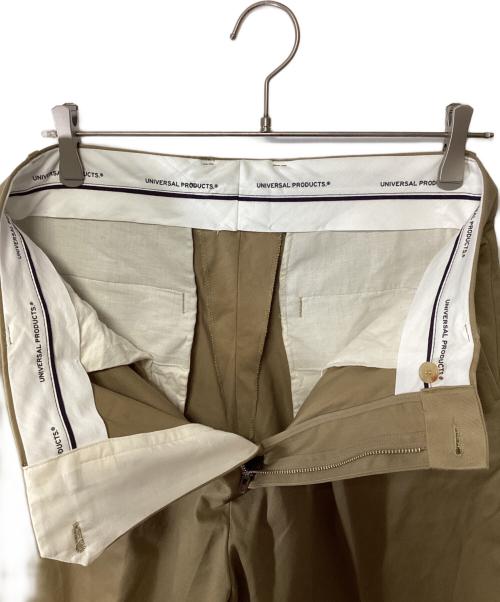 UNIVERSAL PRODUCTS.（ユニバーサルプロダクツ）UNIVERSAL PRODUCTS. (ユニバーサルプロダクツ) ONE TUCK CHINO TROUSERS カーキ サイズ:size3の古着・服飾アイテム